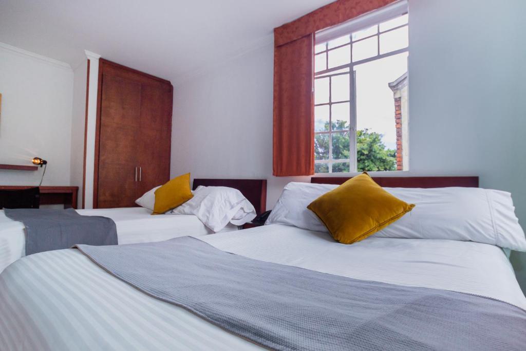 ApartaSuites & Hotel Bogota Plaza 36 - 