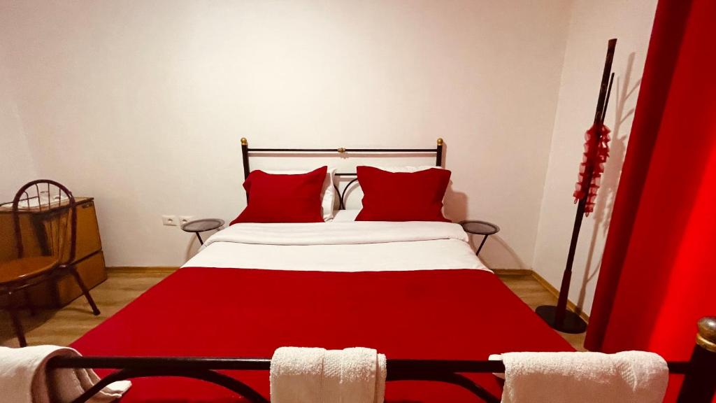 Postel nebo postele na pokoji v ubytování Hotel Drinos