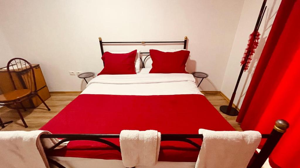 Postel nebo postele na pokoji v ubytování Hotel Drinos