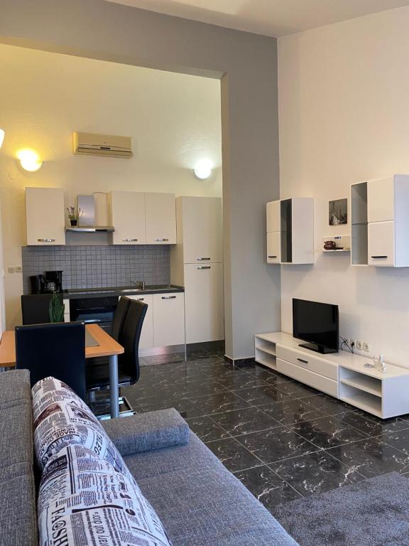 Kuchyň nebo kuchyňský kout v ubytování Villa Marija Novalja