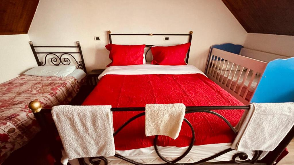 Postel nebo postele na pokoji v ubytování Hotel Drinos