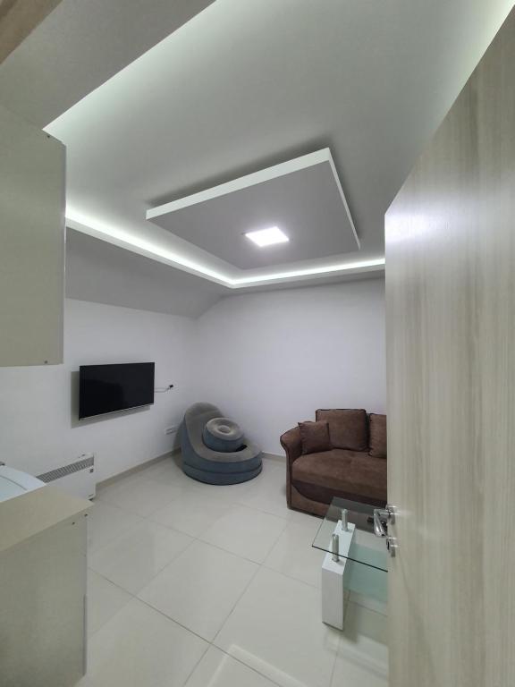 Apartman Tolosi 2 - 4