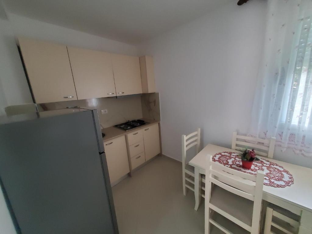 Kuchyň nebo kuchyňský kout v ubytování Guest House Vlore