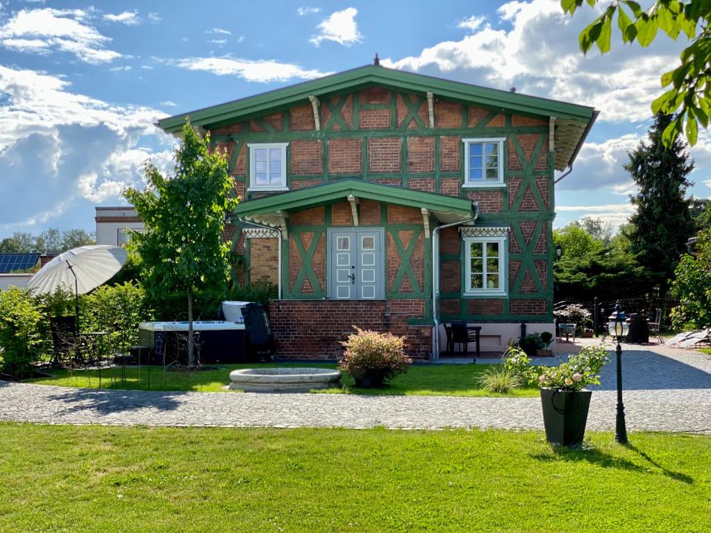 Budova, kde se vila nachází