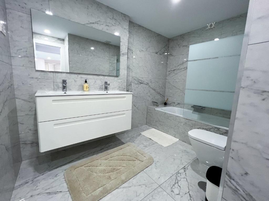 Łazienka w obiekcie Luxury three bedroom apartment at Estepona