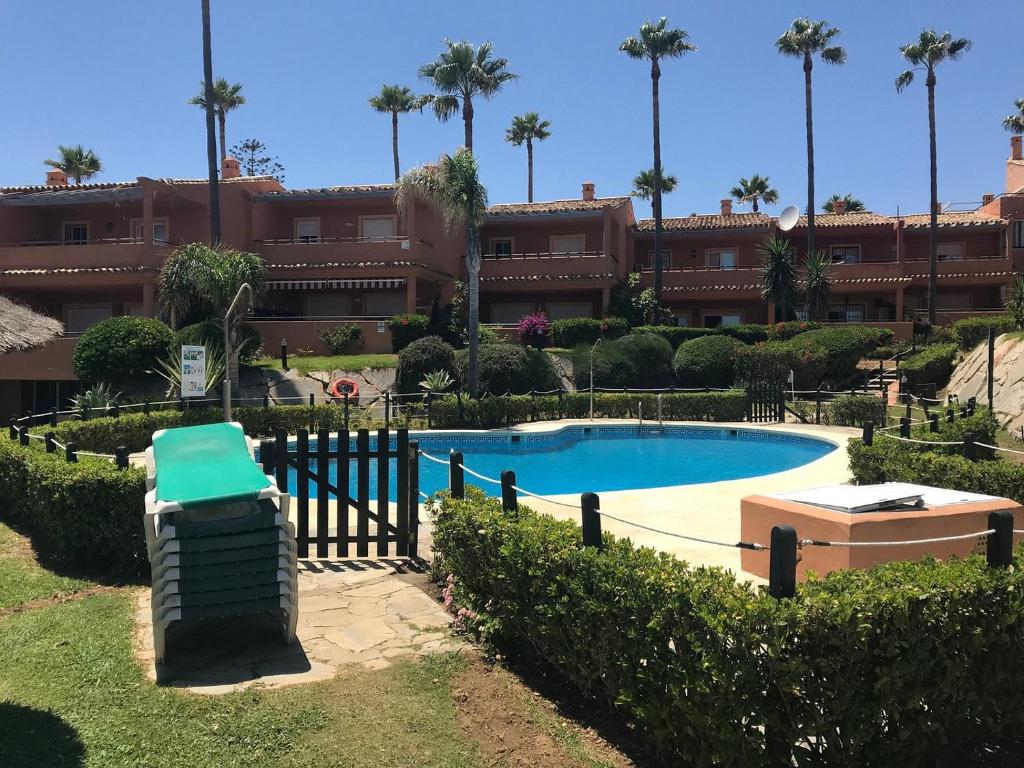 Basen w obiekcie Luxury three bedroom apartment at Estepona lub w pobliżu