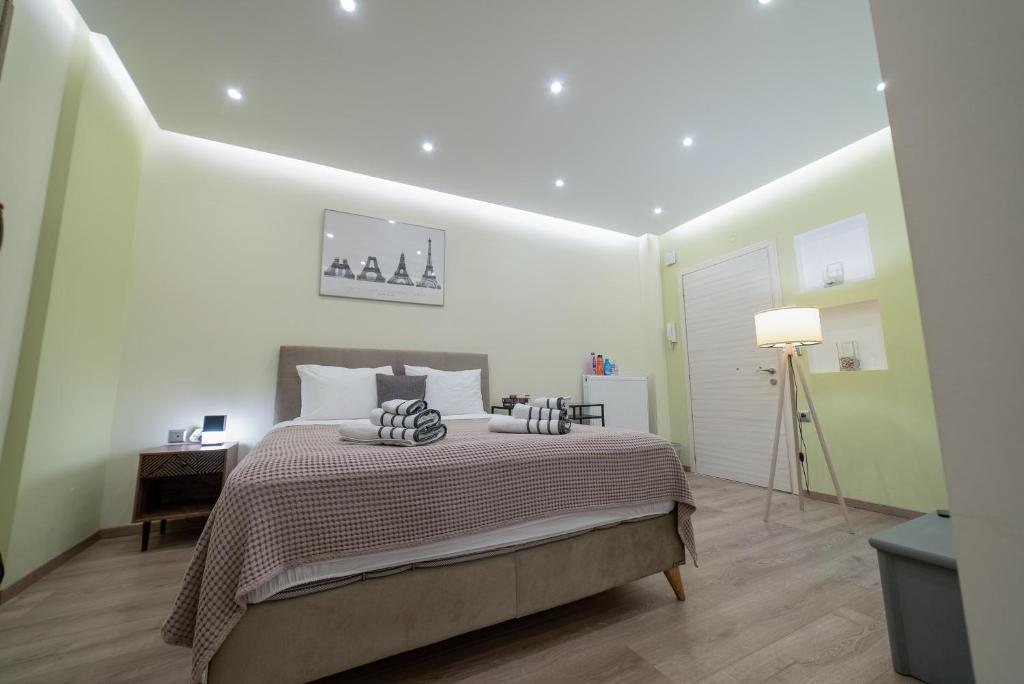 Posteľ alebo postele v izbe v ubytovaní Luxury Suites with KING-SIZED bed