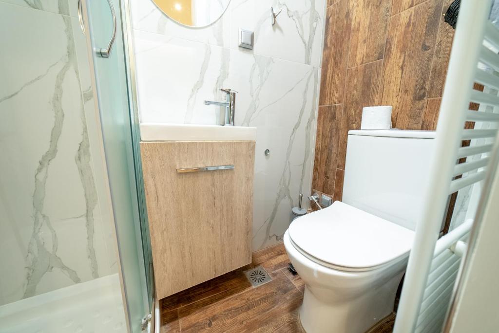 Kúpeľňa v ubytovaní Luxury Suites with KING-SIZED bed