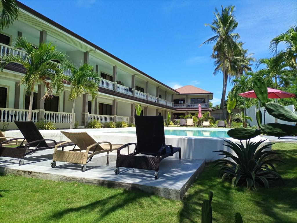 Bazén v ubytování Portofino Panglao Bohol nebo v jeho okolí