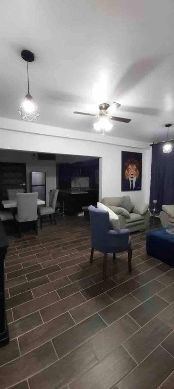 DEPARTAMENTO DE 3 RECAMARAS RECIEN RENOVADO LISTO PARA TU ESTADIA . - Housity