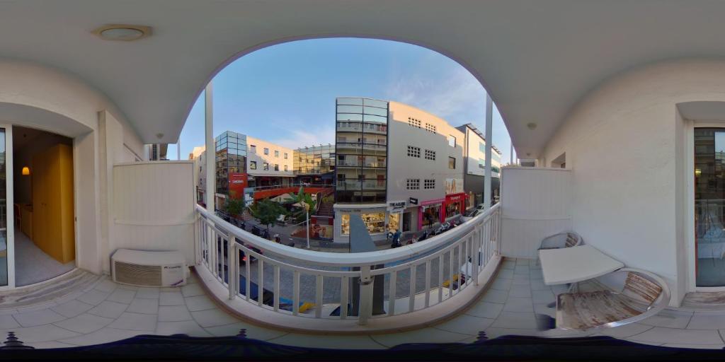 Balkón nebo terasa v ubytování Savoy City Hotel