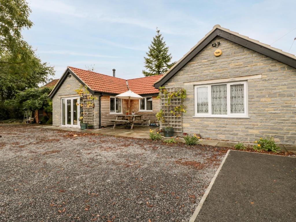 Vine Lodge, Martock (updated prices 2024)