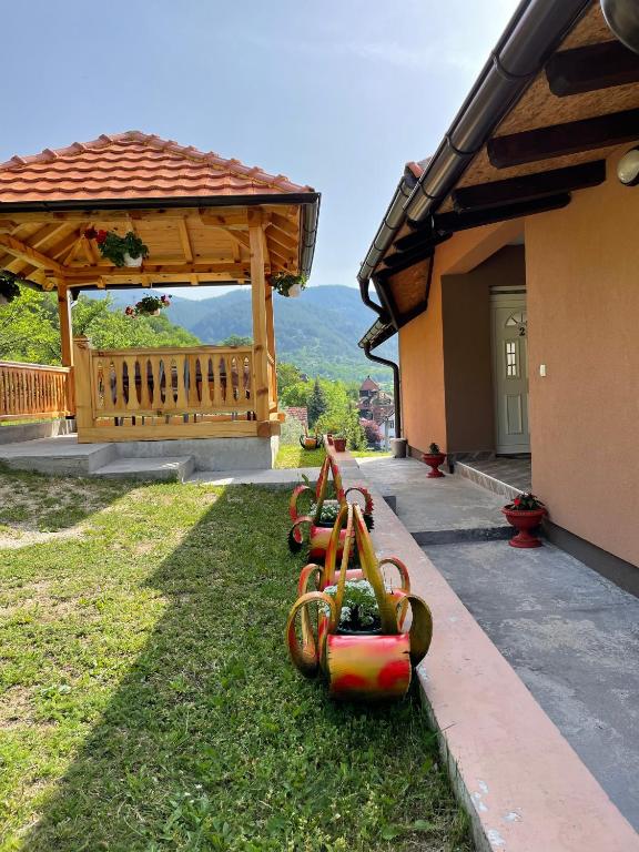 Zahrada ubytování Apartmani Maksimović