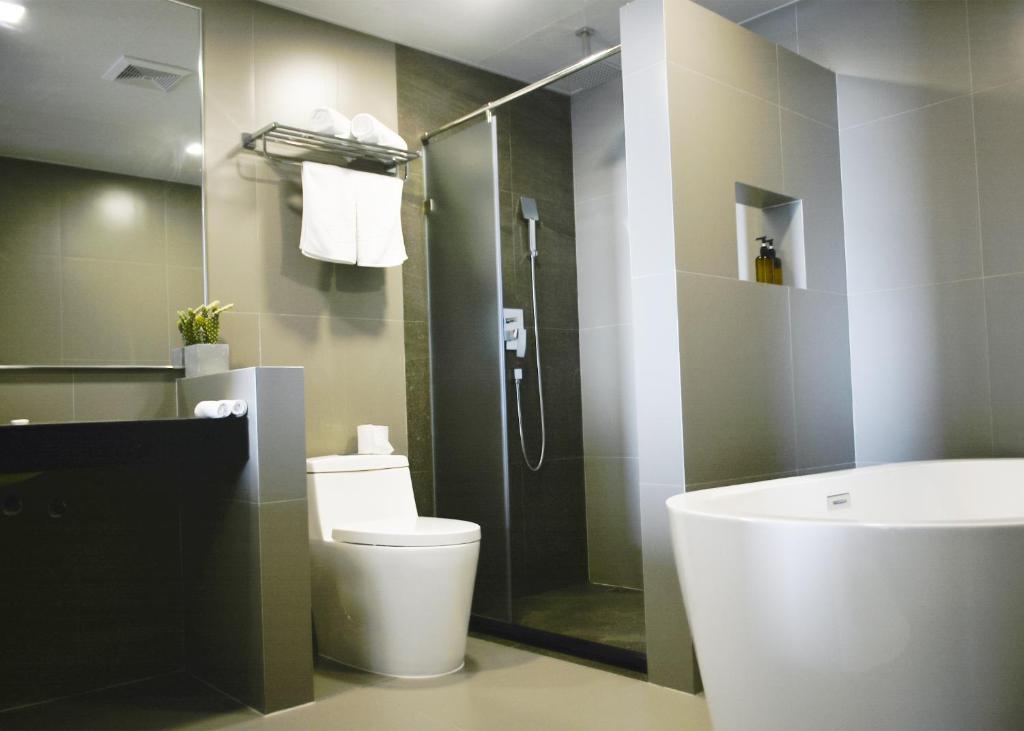Triton Prestige Seaview and Spa photo