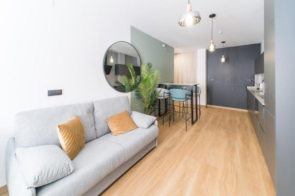 BOUTIQUE APARTMENTS- LA GLORIA 1908 - Studio Met Balkon