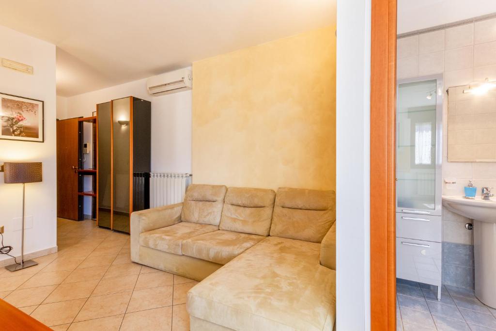 Część wypoczynkowa w obiekcie Roomy Apartment with Terrace & Parking