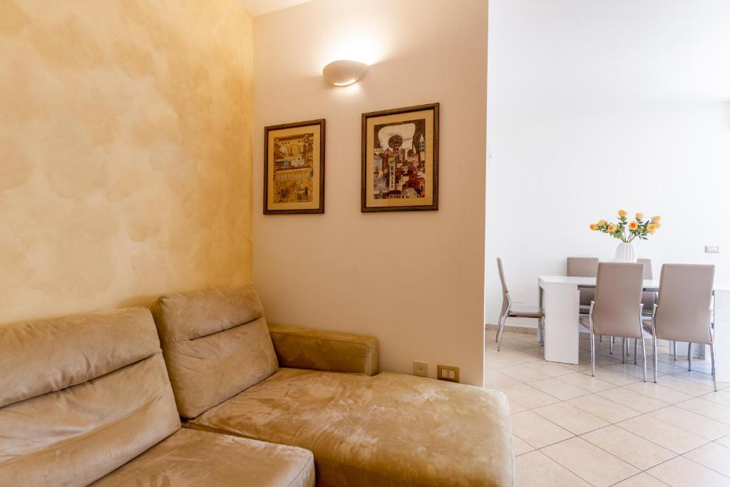 Część wypoczynkowa w obiekcie Roomy Apartment with Terrace & Parking