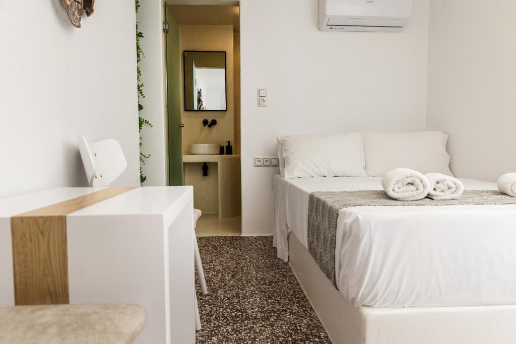 Naxos DownTown Apartments & Suites - Habitación Doble Pequeña