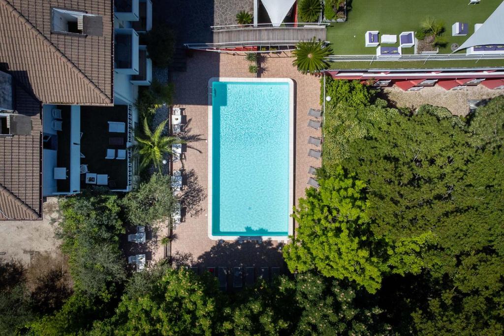 Bazén v ubytování Duparc Hotel nebo v jeho okolí