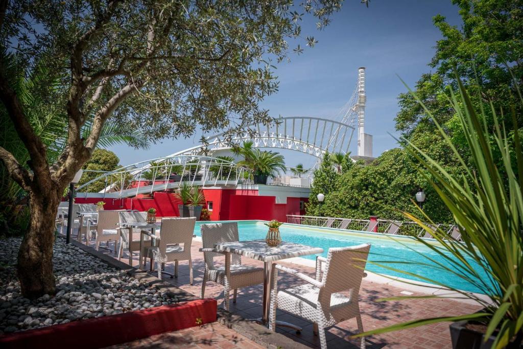 Bazén v ubytování Duparc Hotel nebo v jeho okolí
