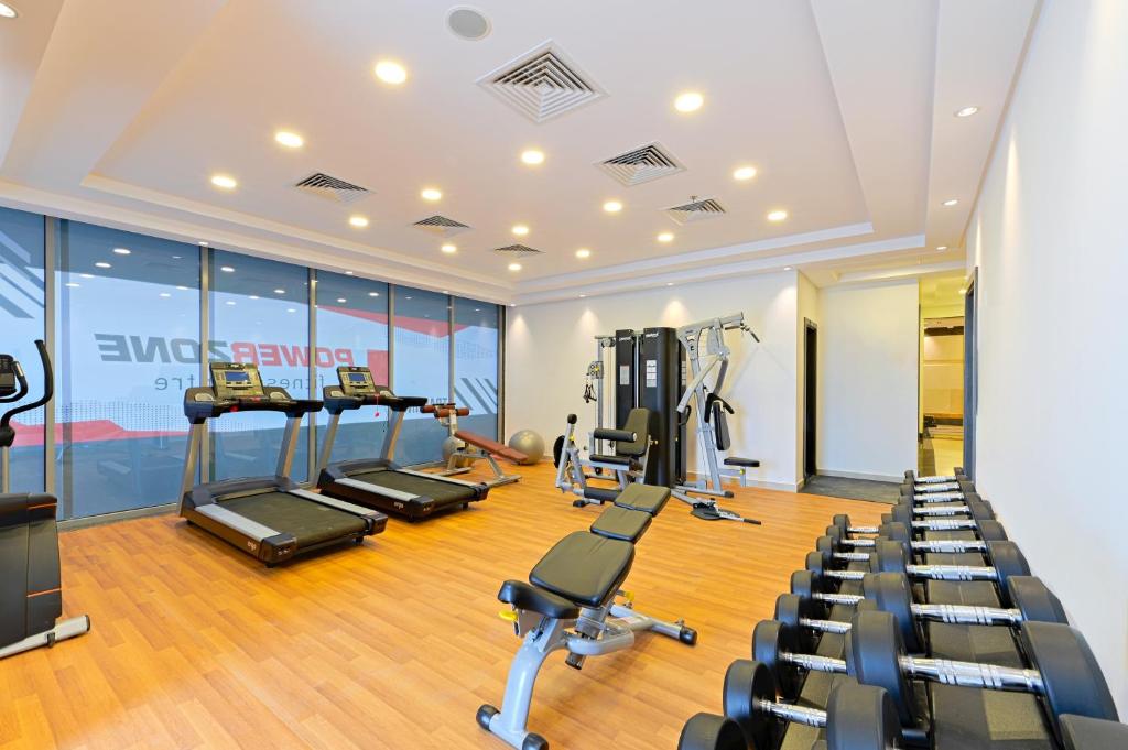 Fitness centrum a/nebo fitness zařízení v ubytování TIME Moonstone Hotel Apartments