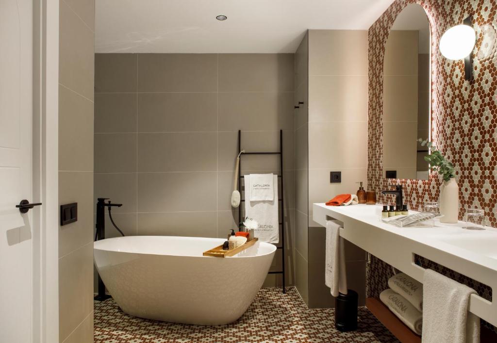 Catalonia Barcelona 505 - Resim 30