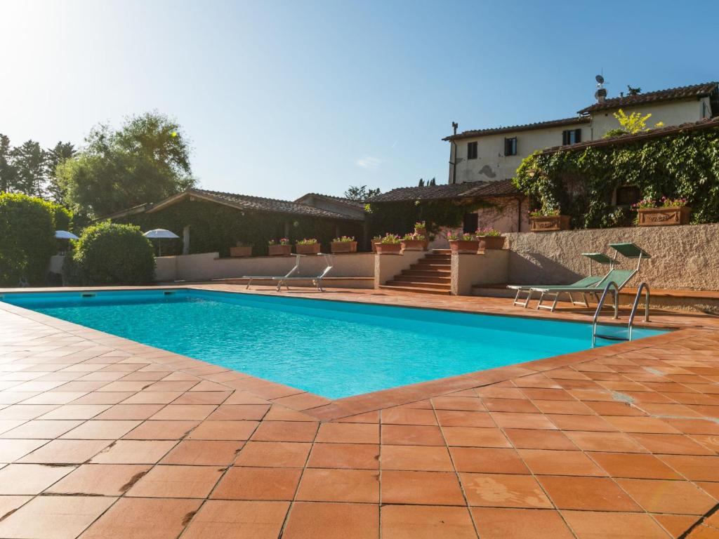 Basen w obiekcie Holiday Home Bardeggiano - Caterina 8 - COL243 by Interhome lub w pobliżu