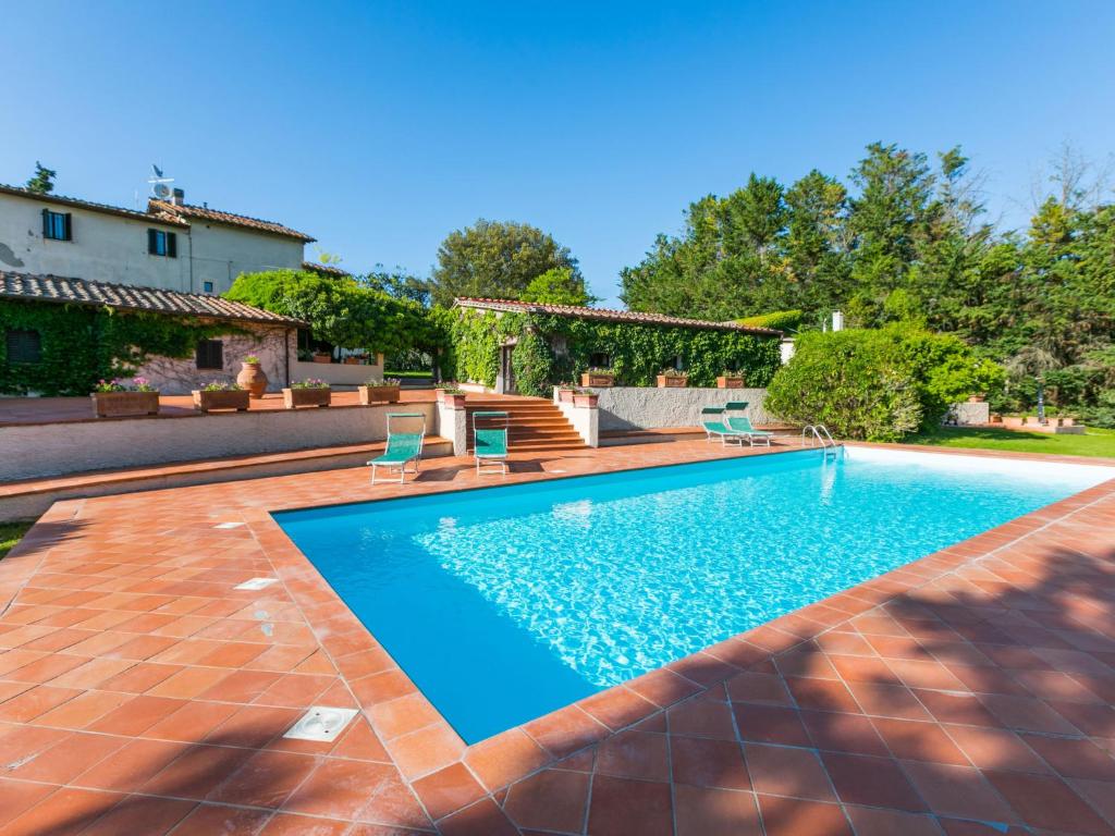 Basen w obiekcie Holiday Home Bardeggiano - Caterina 8 - COL243 by Interhome lub w pobliżu