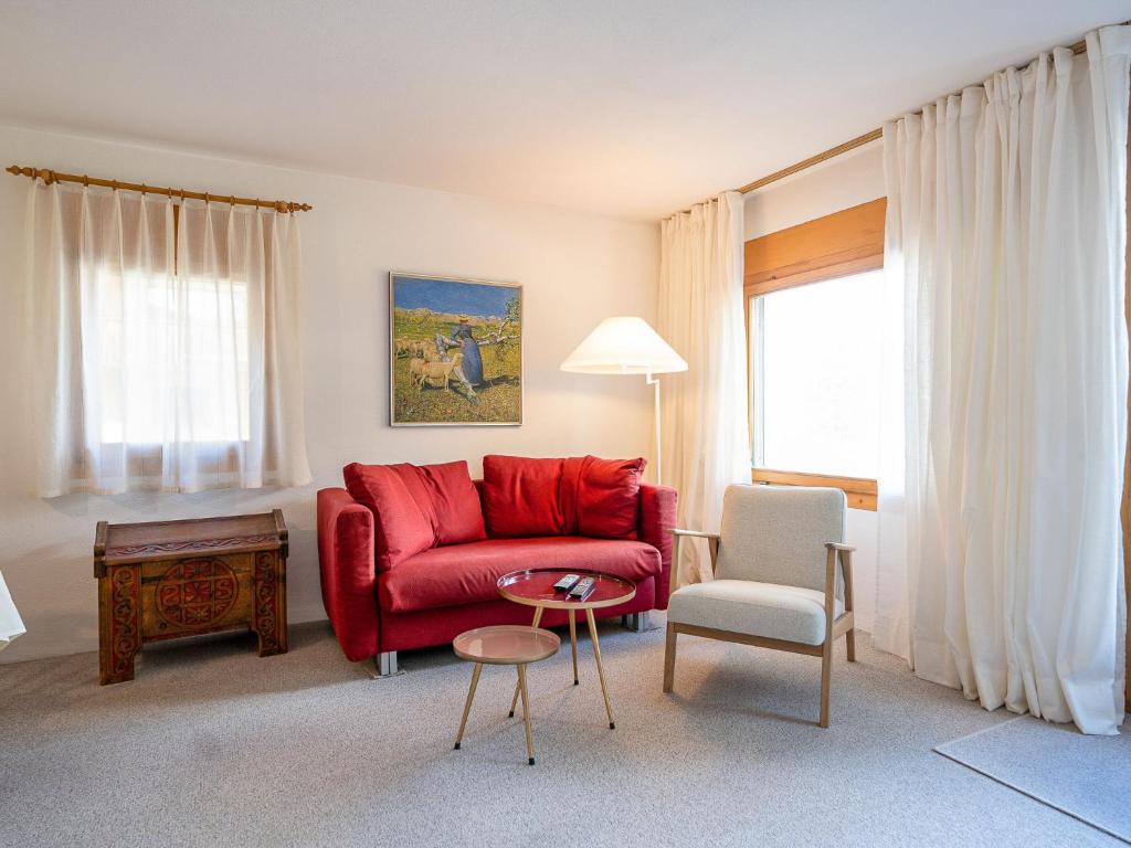Posezení v ubytování Apartment Chesa Pra d`Sura 217-10 by Interhome