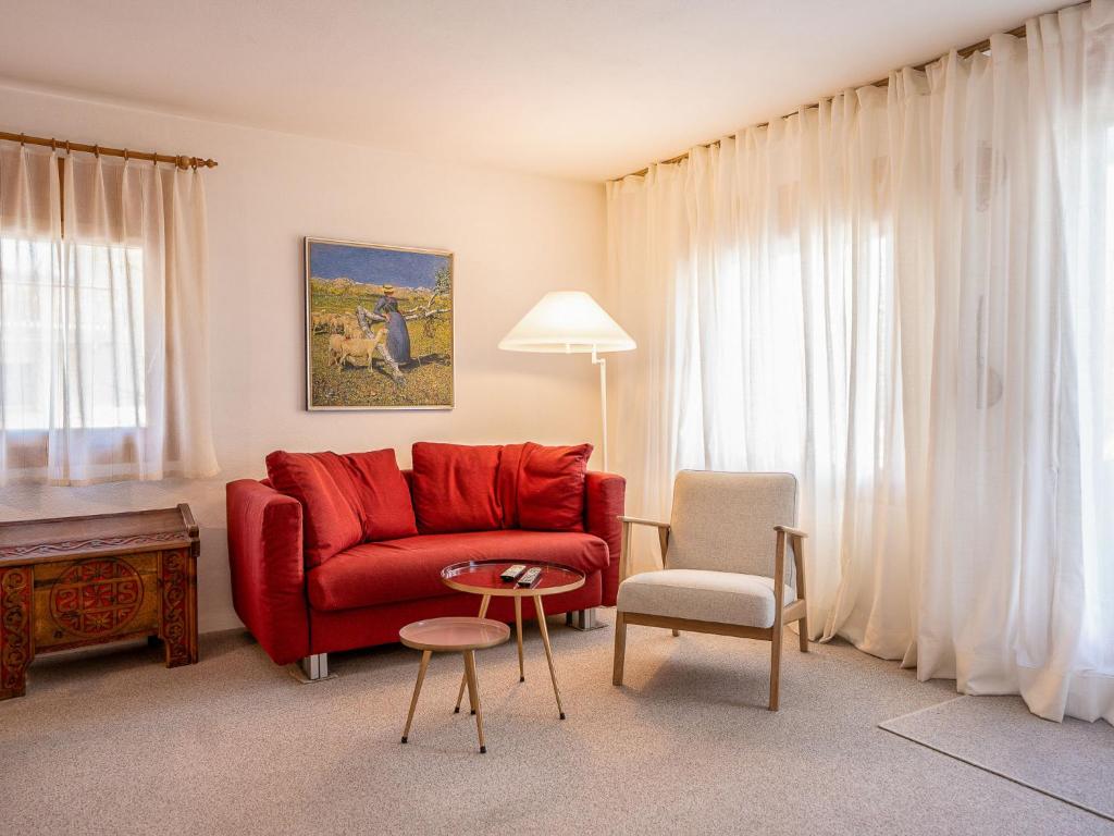 Posezení v ubytování Apartment Chesa Pra d`Sura 217-10 by Interhome