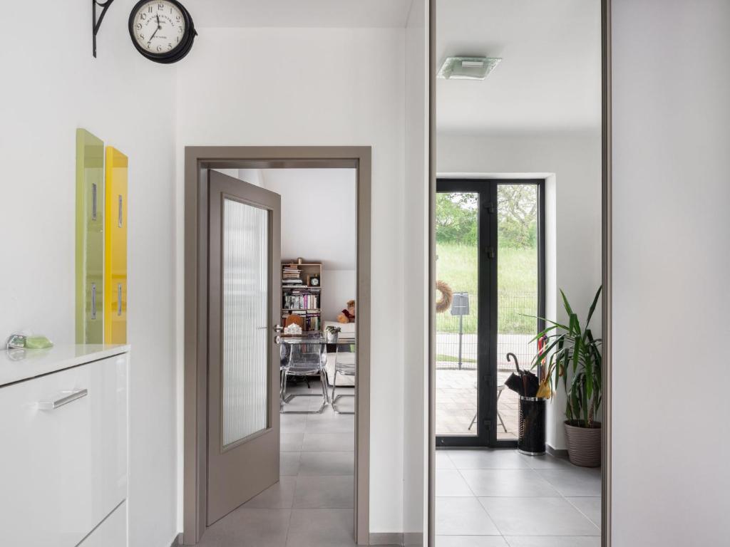 Kuchyň nebo kuchyňský kout v ubytování Apartment Lány by Interhome