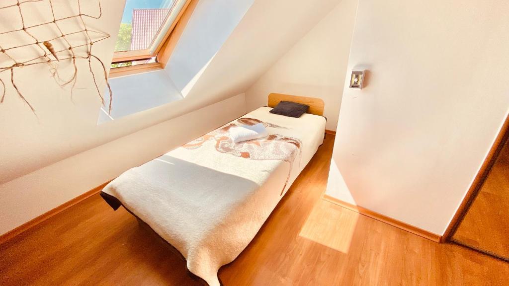 Zaplecze spa i wellness w obiekcie Sonnige Maisonette-Wohnung mit Blick auf die Bucht