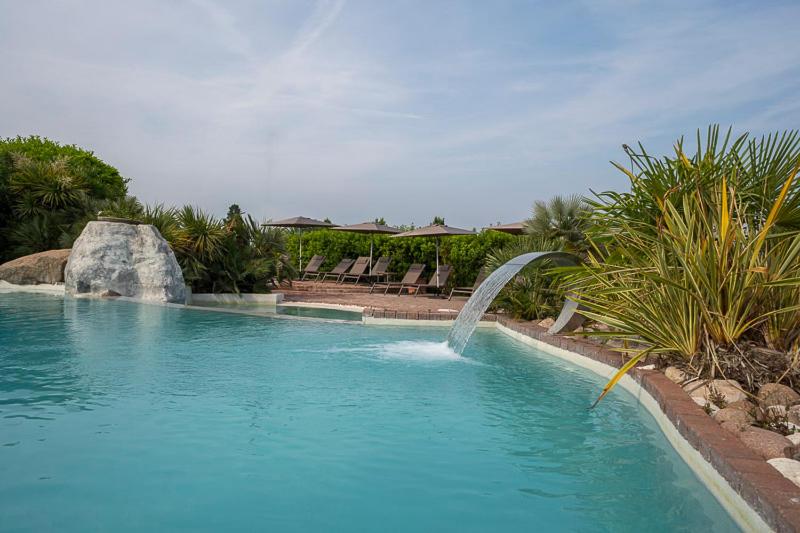 Bazén v ubytovaní Palazzo della Scala Spa Hotel Suites & Apartments alebo v jeho blízkosti