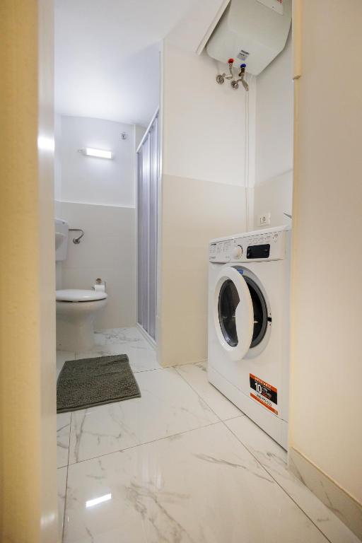 A bathroom at Scudaniglio Home