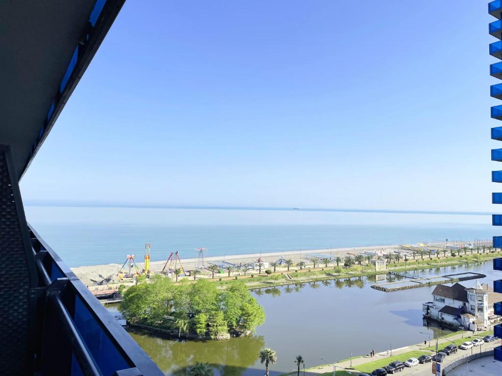 Orbi City Sea View - 带有海景的三室