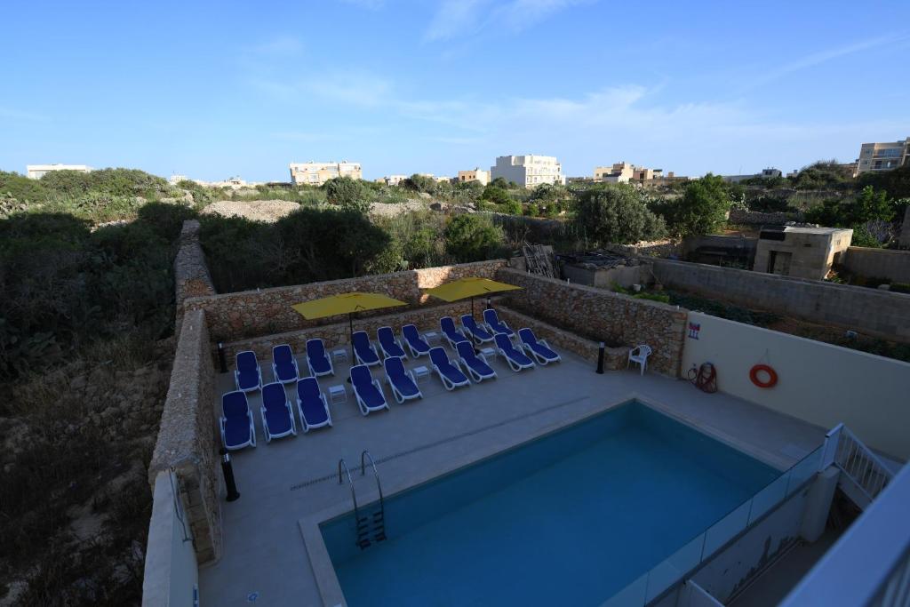Bassein majutusasutuses Wileg 4A Luxury Studio Apartment with Shared Swimming Pool. või selle lähedal