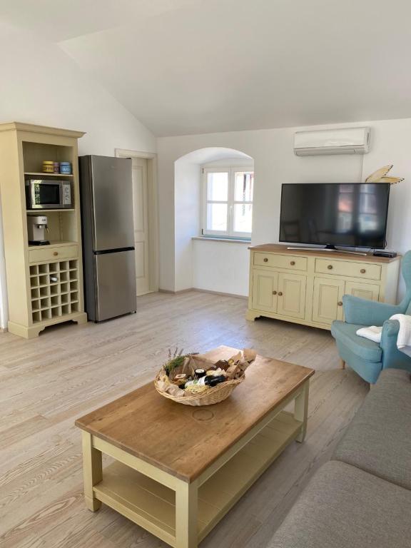 Fotografia z galérie ubytovania Spacious 2 storey apartment old town Mali Lošinj v Mali Lošinj