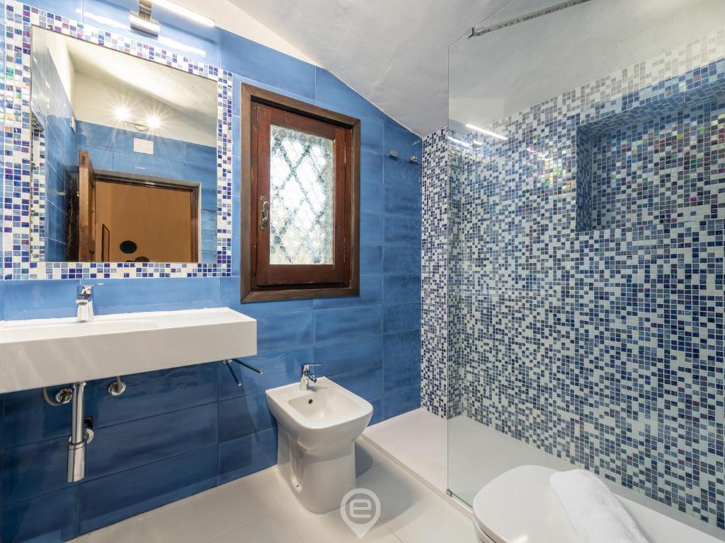 A bathroom at Villa Mistral