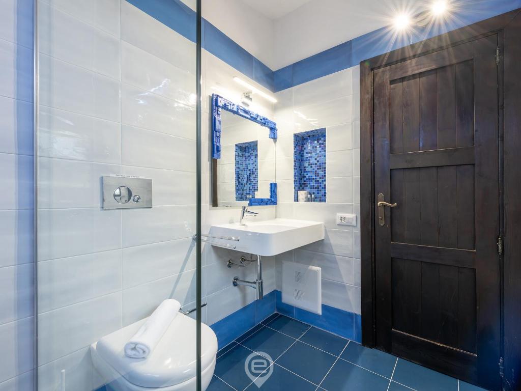 A bathroom at Villa Mistral