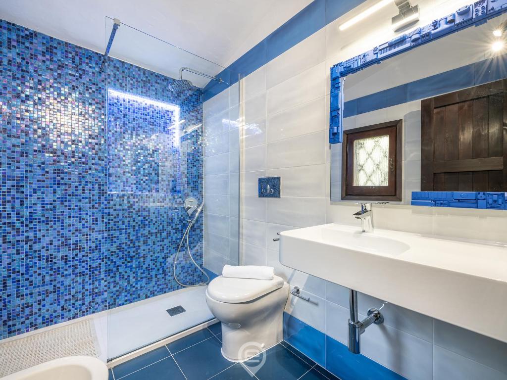 A bathroom at Villa Mistral