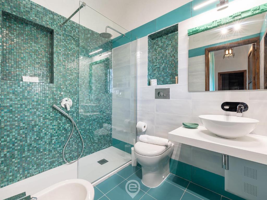 A bathroom at Villa Mistral