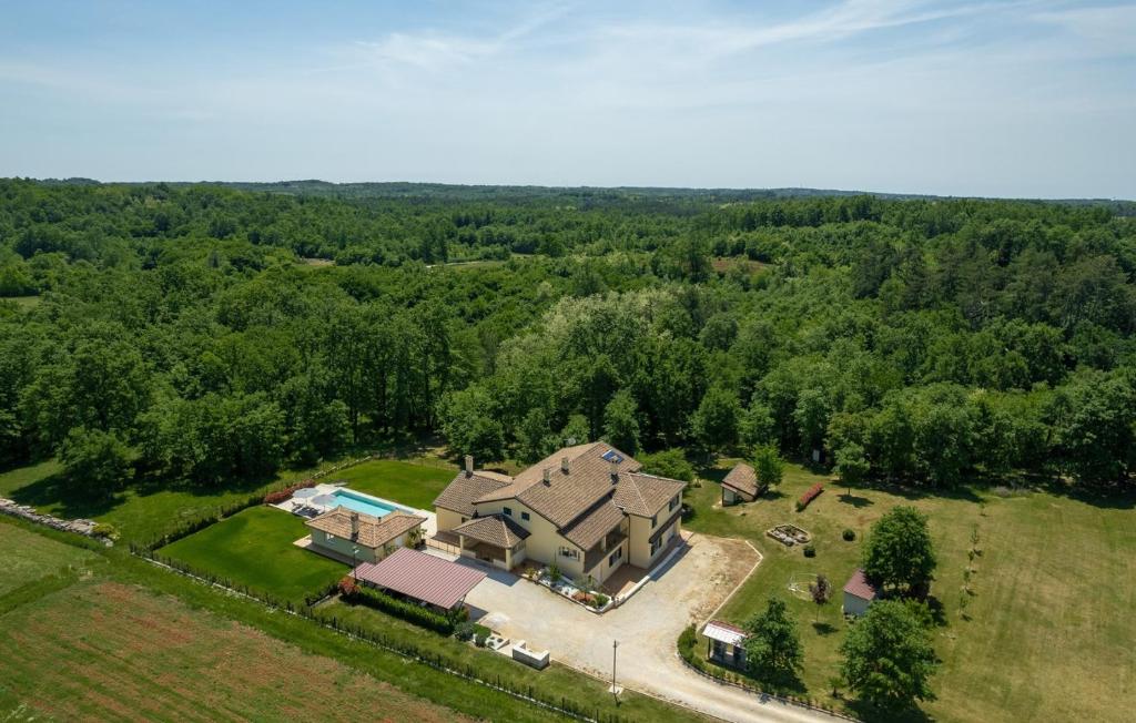 Leteck&yacute; sn&iacute;mek ubytov&aacute;n&iacute; Holiday House Mateo with Private Pool