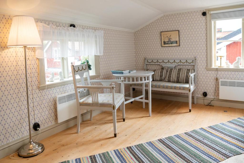 Båtsmansstugorna - Double Room With Shared Bathroom