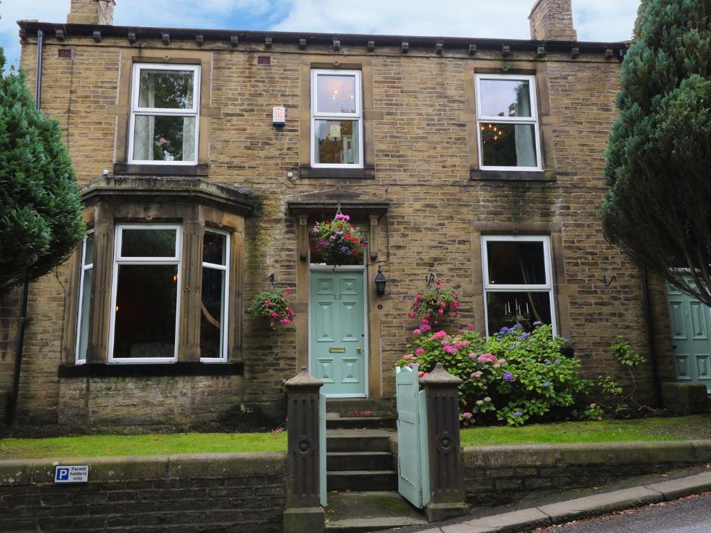 Park House, Keighley (updated prices 2024)