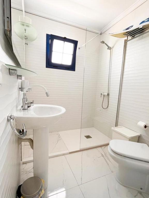 A bathroom at NEW Atalaya - Amazing Sea Views&Fantastic Pool