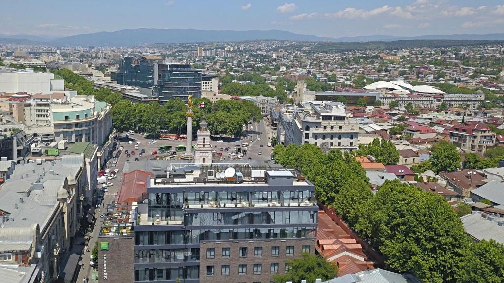 Nespecifikovaný výhled na destinaci Tbilisi nebo výhled na město při pohledu z hotelu
