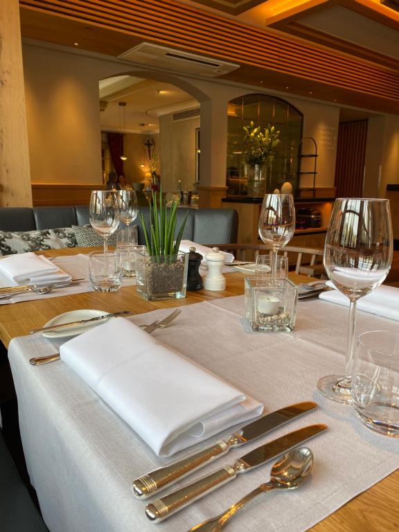 Restaurace v ubytování Hotel Restaurant Der Engel, Sasbachwalden