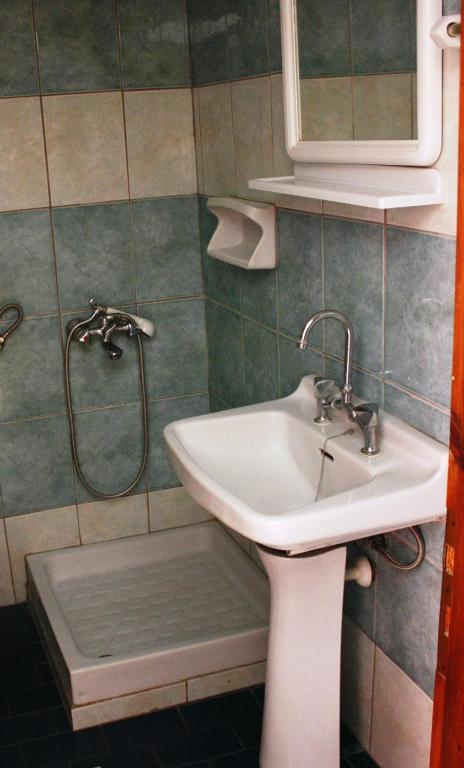 Koupelna v ubytování Elvira Hotel