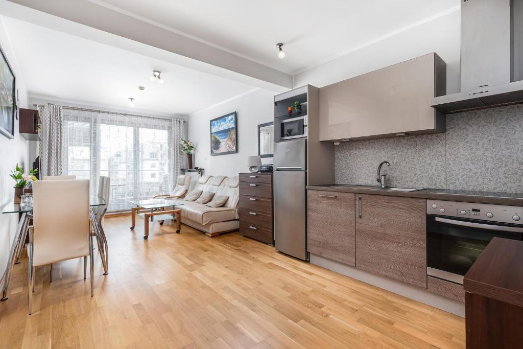 Kuchyňa alebo kuchynka v ubytovaní Apartamenty Casa Marina