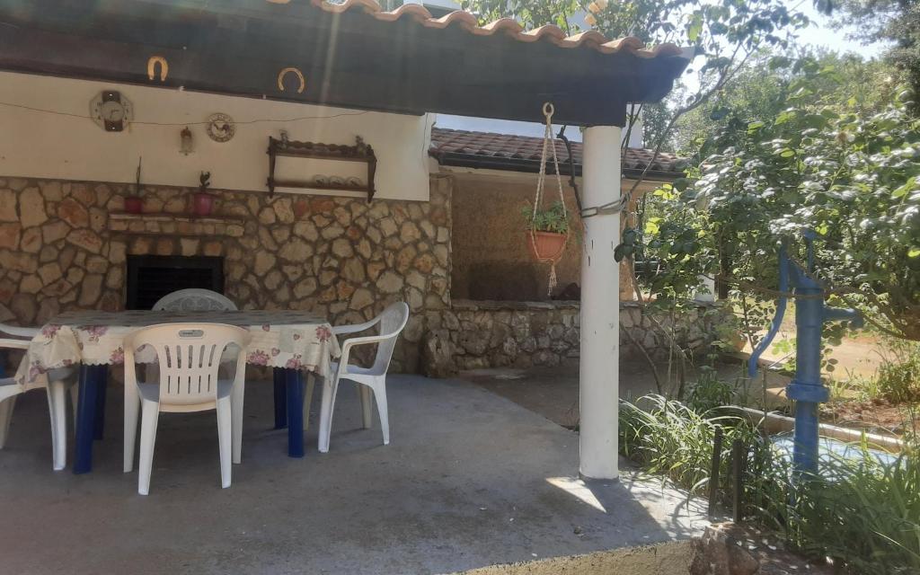 Patio alebo iná vonkajšia časť ubytovania Apartments Nena 3*